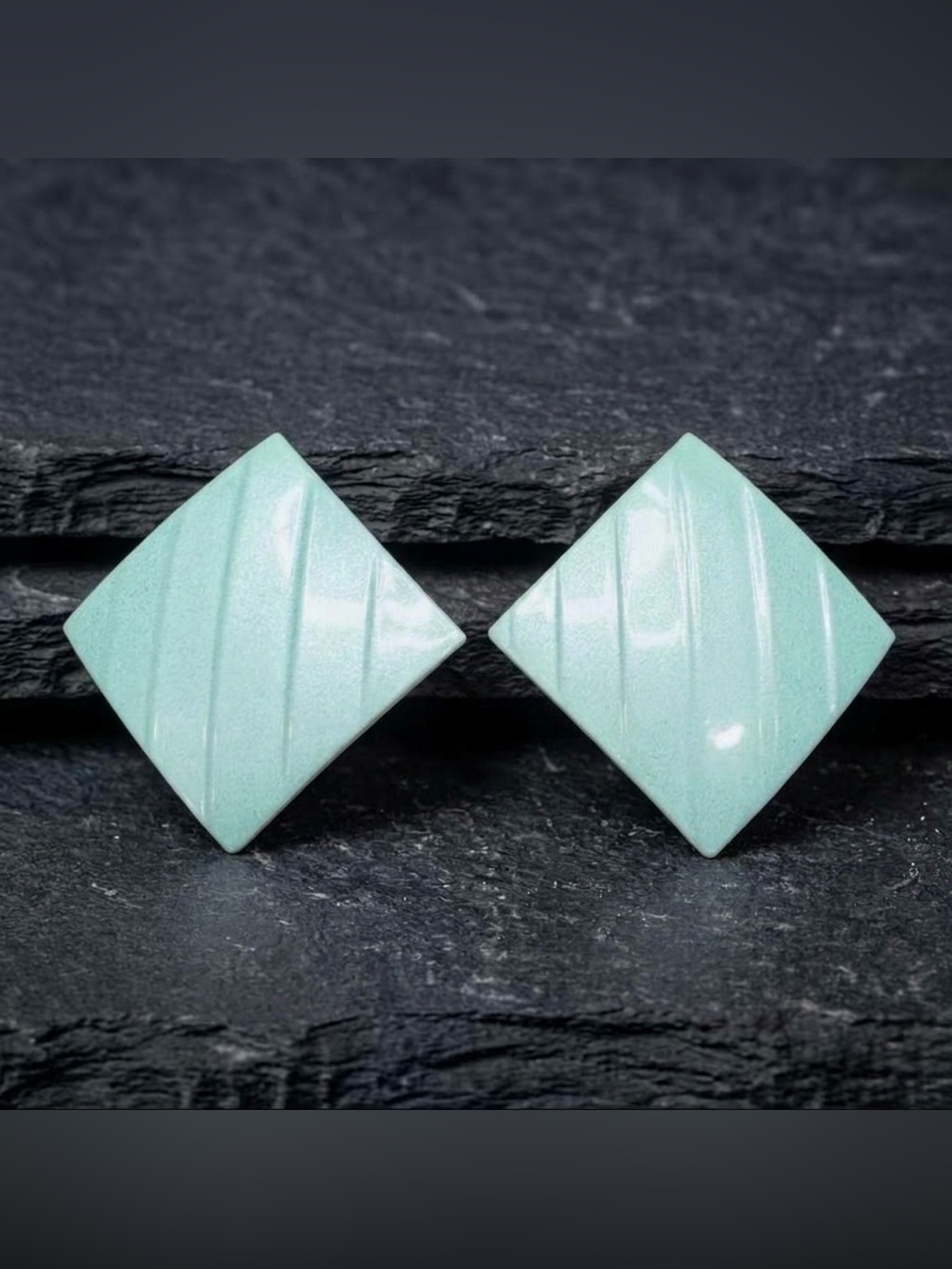 Vintage 80s Mint Green Pearlized Shimmer Enamel Diamond Vertical Stripe Earrings